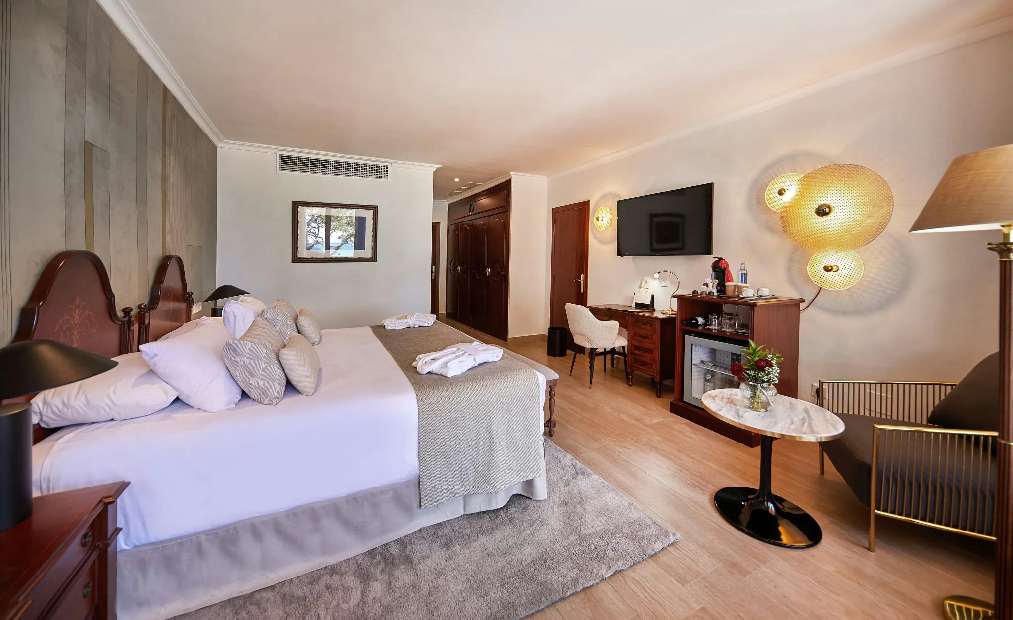 secrets-mallorca-villamil-resort-and-spa-spain-junior-suite-with-balcony_11447