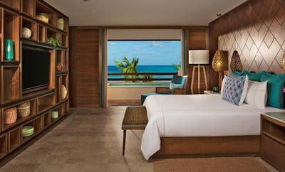 Preferred Club Honeymoon Suite