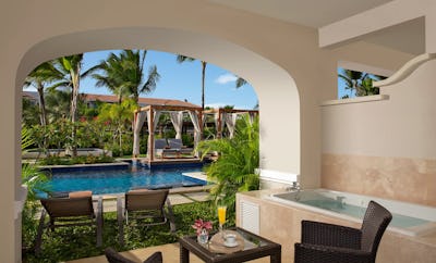 Preferred Club Junior Suite Swim Up