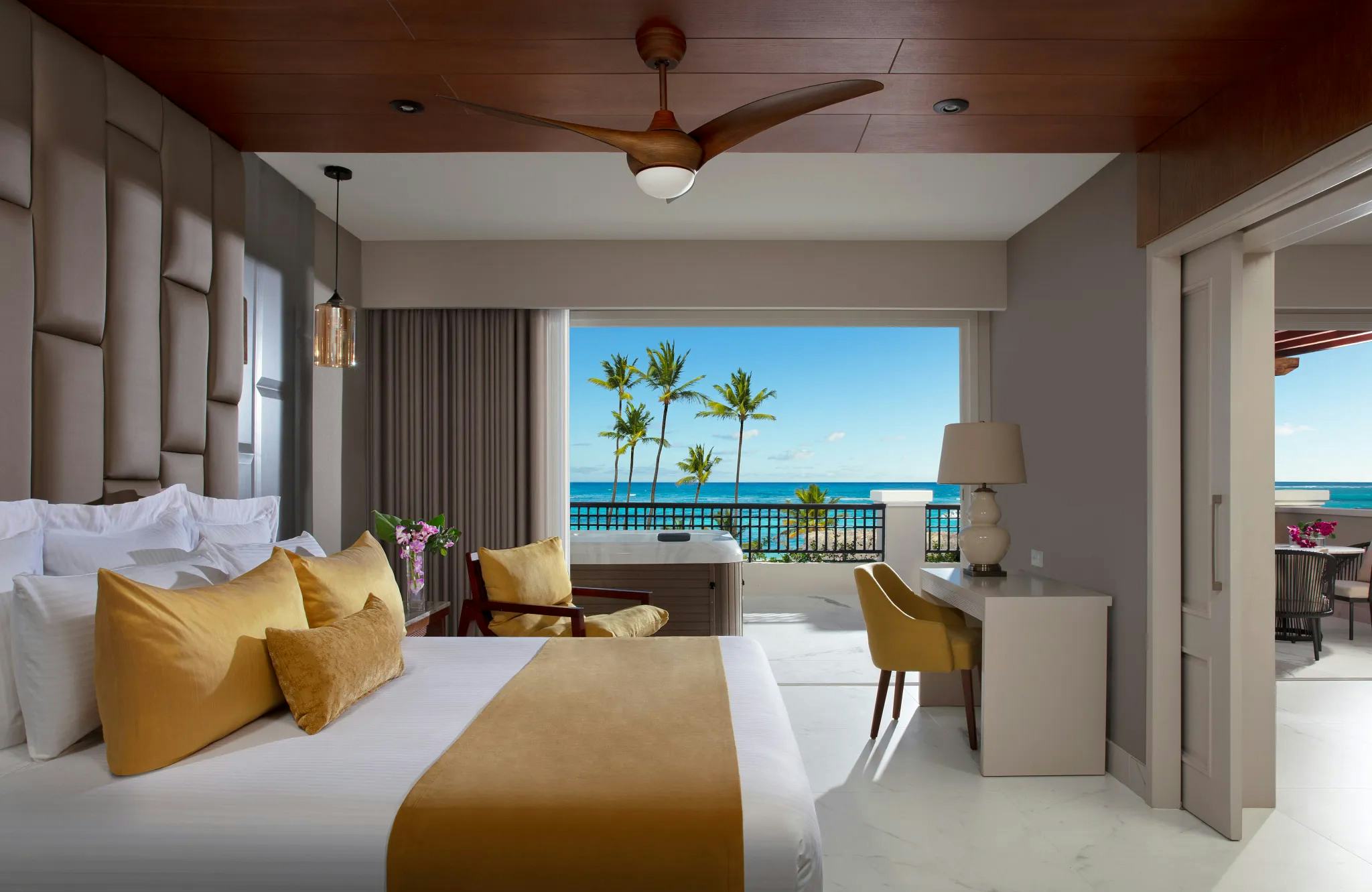 Preferred Club Master Suite Ocean Front