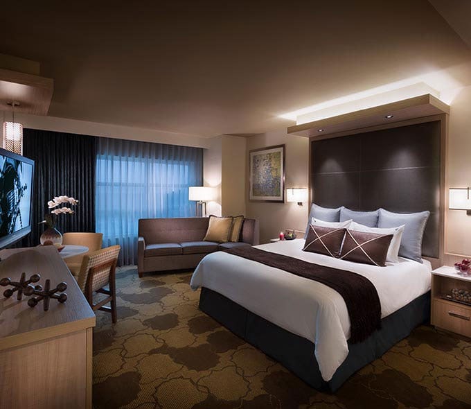 Deluxe King Pool View Balcony