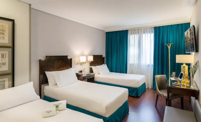 Classic Triple Twin Room