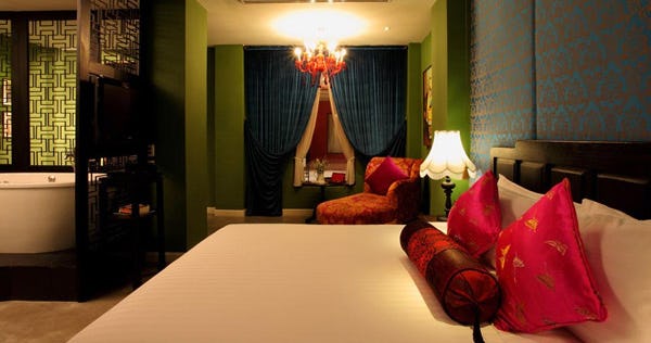 YING HUA DELUXE ROOMS