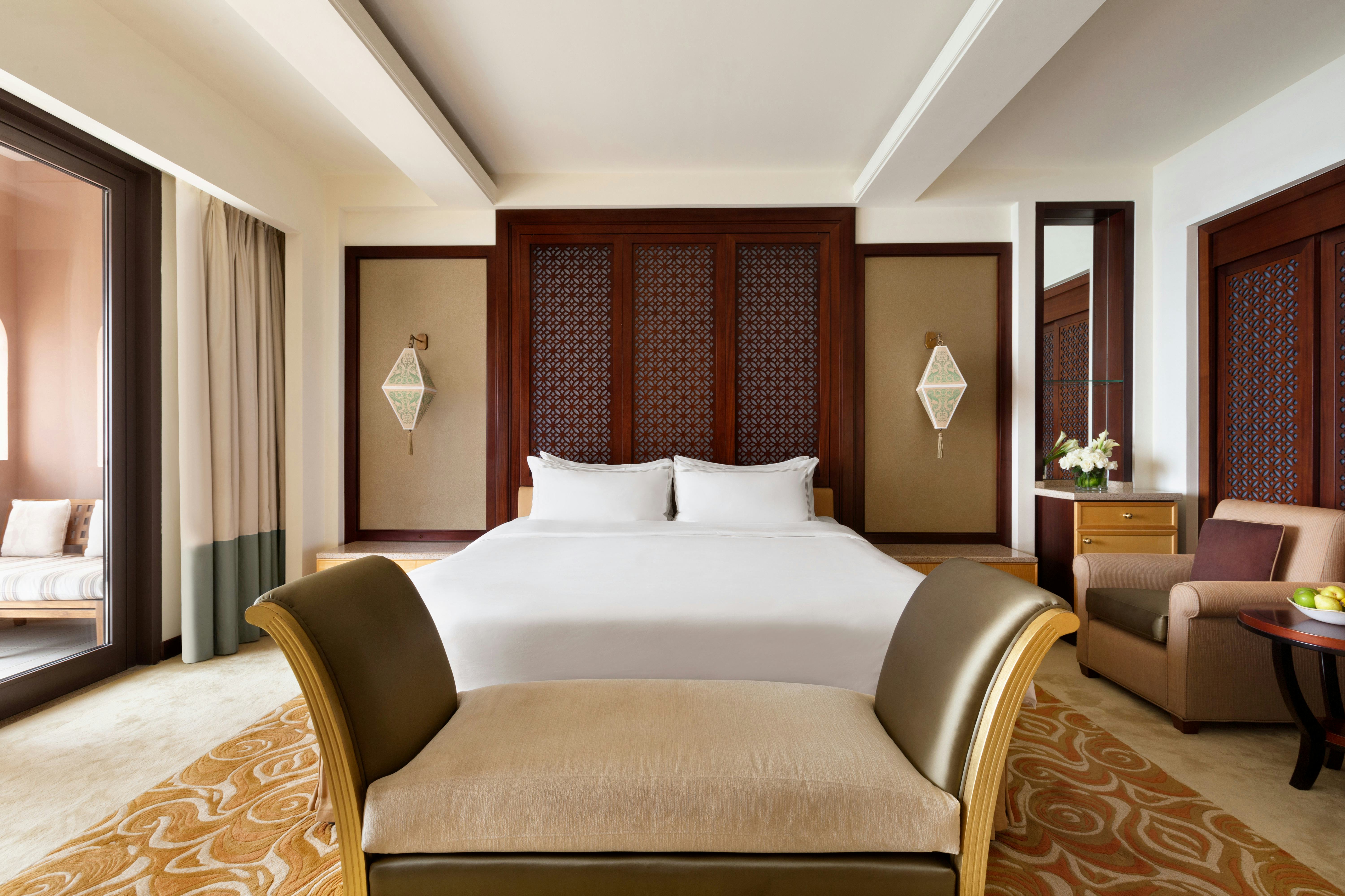 Al Husn One-Bedroom Suite