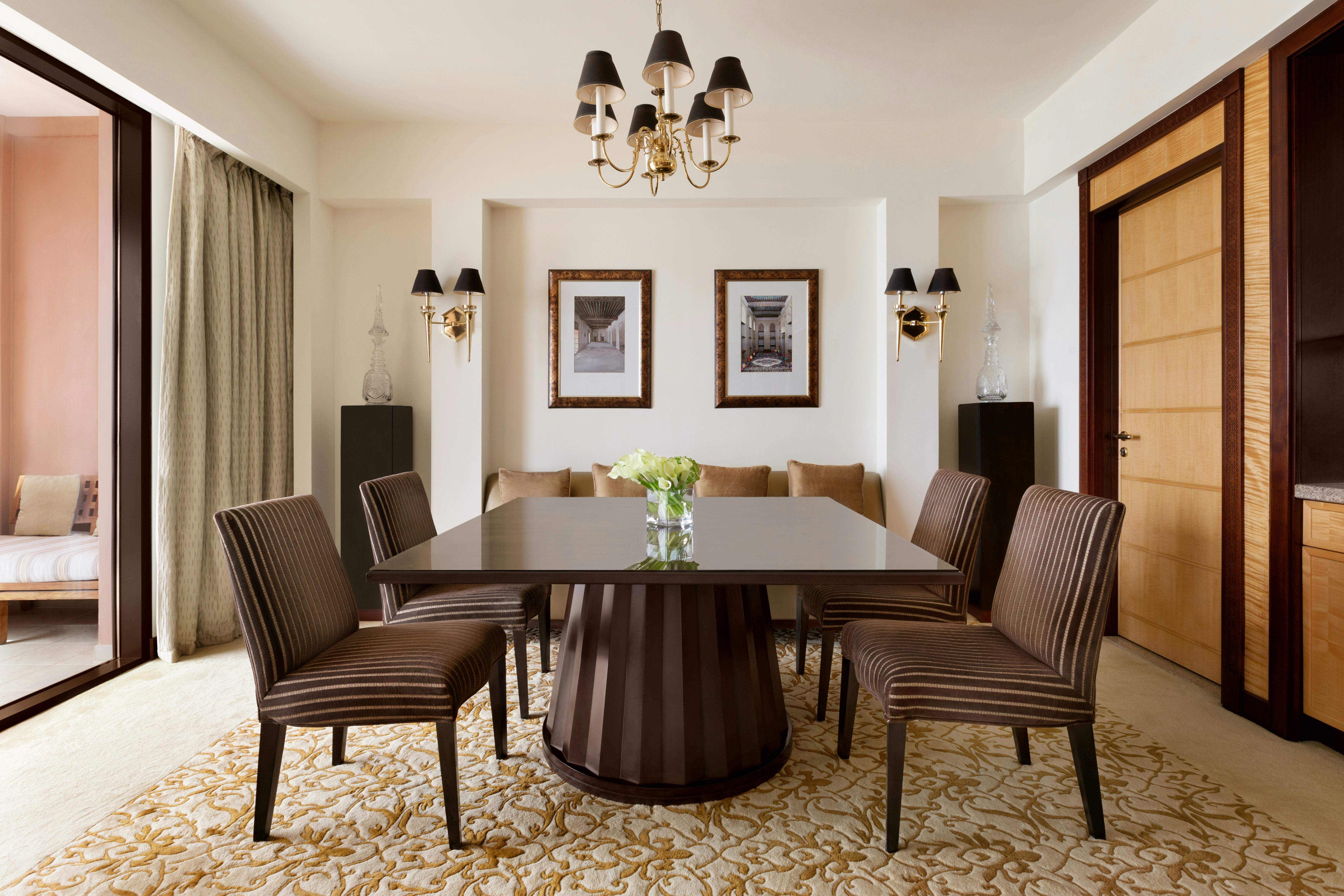 Al Husn Specialty Suite