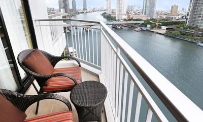 Shangri La Wing Deluxe Balcony Room