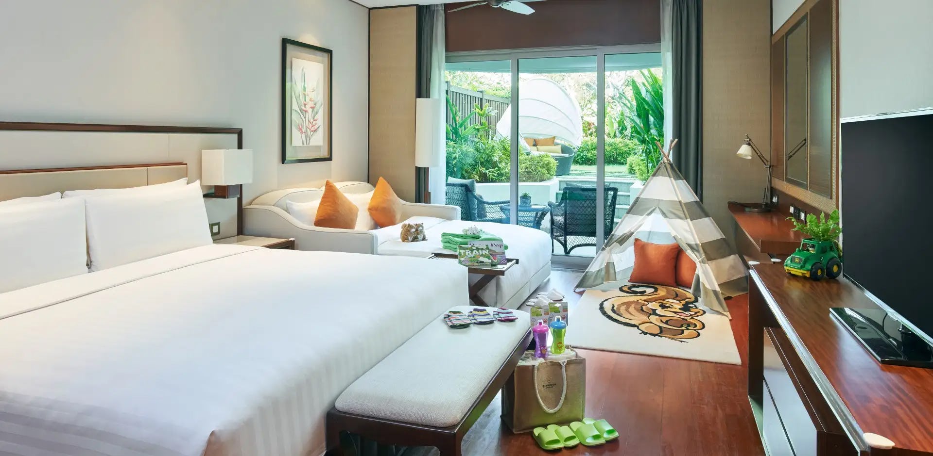 shangri-la-singapore-garden-wing-deluxe-family-terrace--01_399