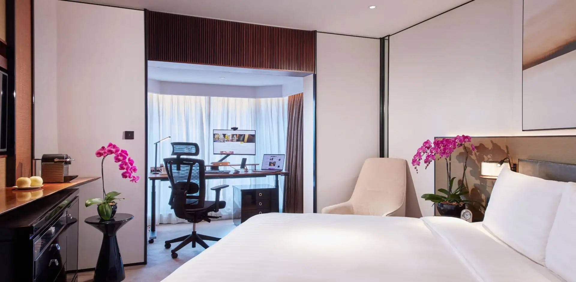 shangri-la-singapore-horizon-club-business-room-01_399