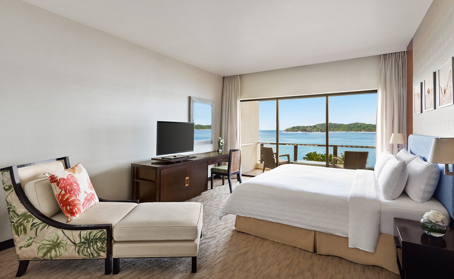 Kinabalu Wing Executive Seaview Suite