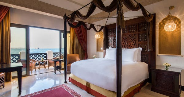 sharq-village-and-spa-deluxe-room_8373