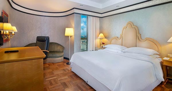 sheraton-abu-dhabi-hotel-and-resort-royal-suite-01_2137