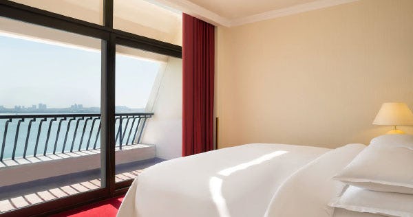 sheraton-grand-doha-resort-and-convention-junior-suite-02_8363