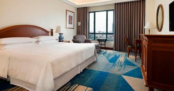 sheraton-hanoi-hotel-grand-deluxe-room_4934