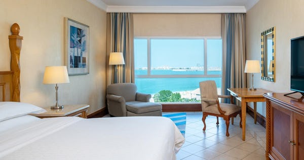sheraton-jumeirah-beach-resort-club-room-seaview_2822