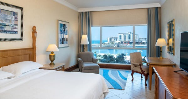 sheraton-jumeirah-beach-resort-deluxe-room-seaview_2822