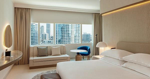 sheraton-jumeirah-beach-resort-dubai-triple-deluxe-room-01_2822