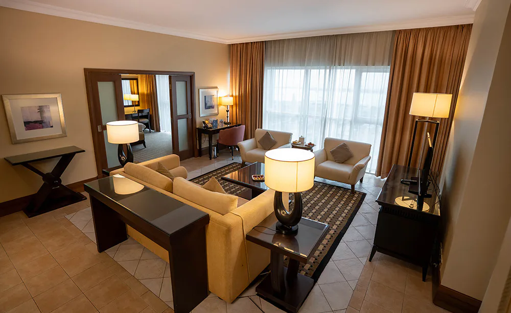 sheraton-khalidiya-hotel-abu-dhabi-classic-executive-suite_2133