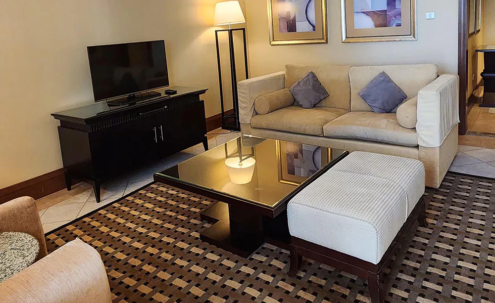sheraton-khalidiya-hotel-abu-dhabi-classic-junior-suite_2133