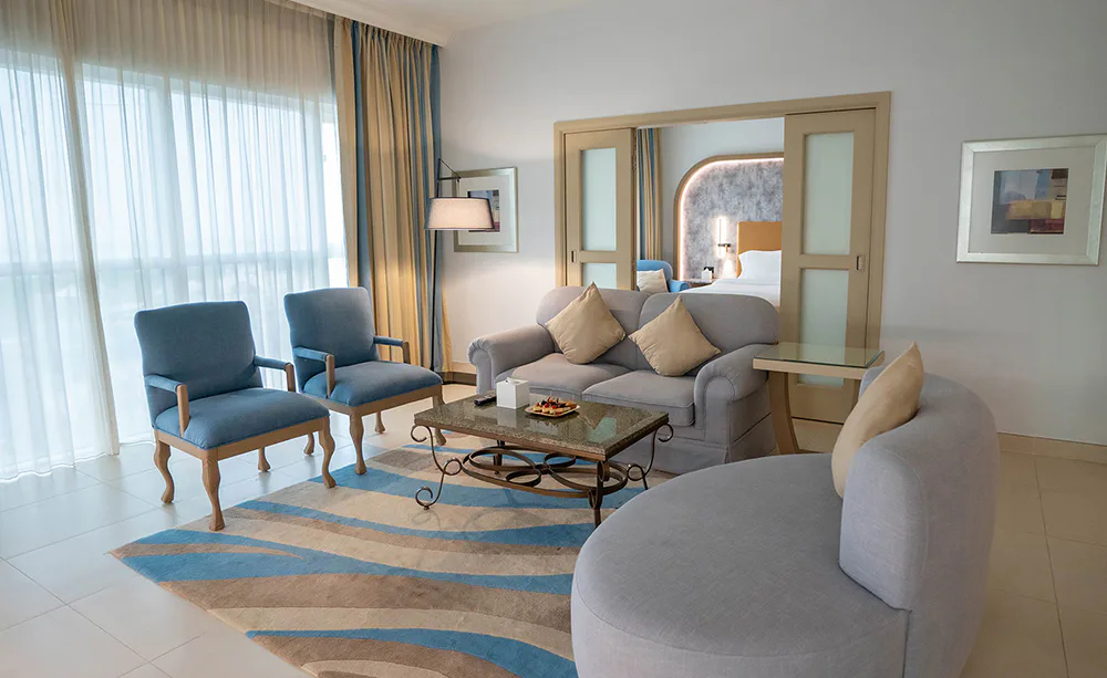sheraton-khalidiya-hotel-abu-dhabi-deluxe-executive-suite_2133