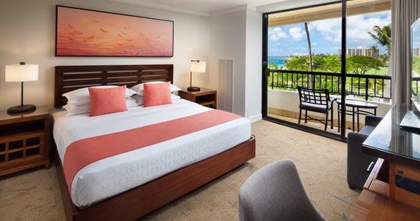 sheraton-maui-resort-and-spa-partial-ocean-and-ocean-view-rooms-02_4760