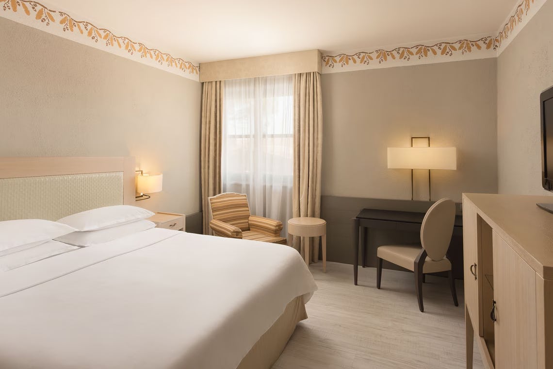 sheraton-rome-parco-de-medici-rome-deluxe-king_13338