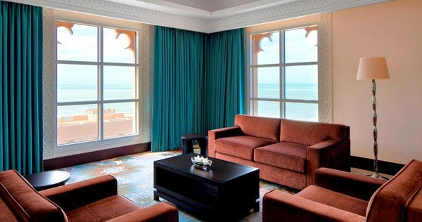 sheraton-sharjah-beach-resort-and-spa-club-deluxe-suite-01_7168
