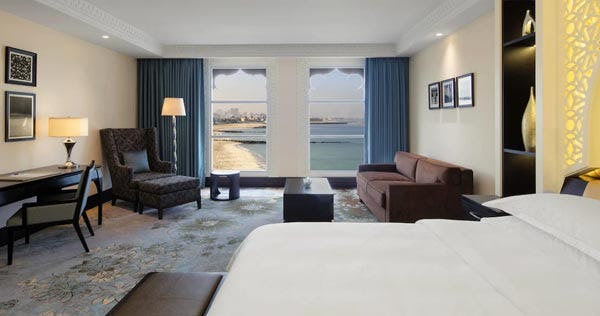 sheraton-sharjah-beach-resort-and-spa-premier-deluxe-room-sea-view_7168