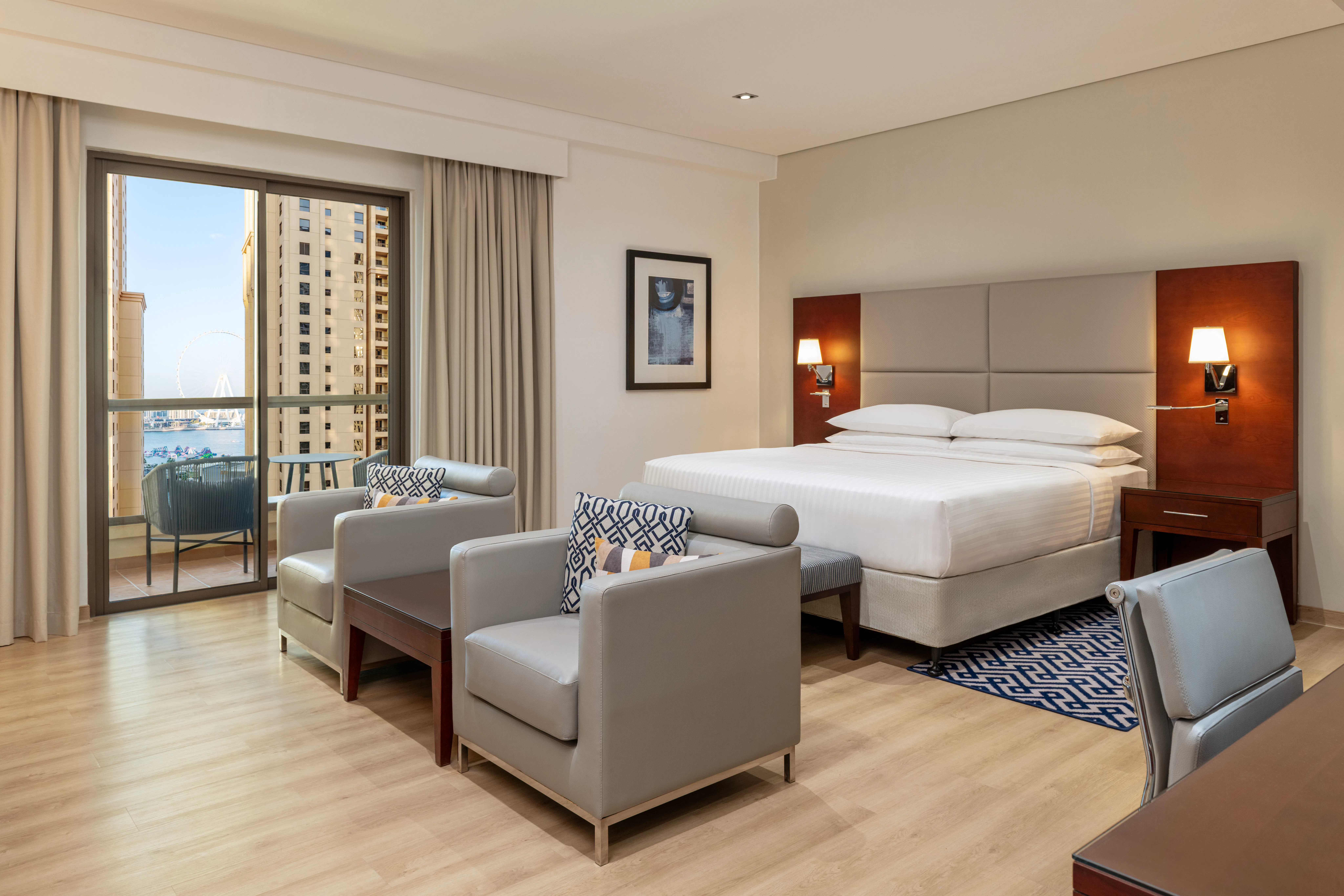 sheraton-the-walk-dubai-club-deluxe-room_13833