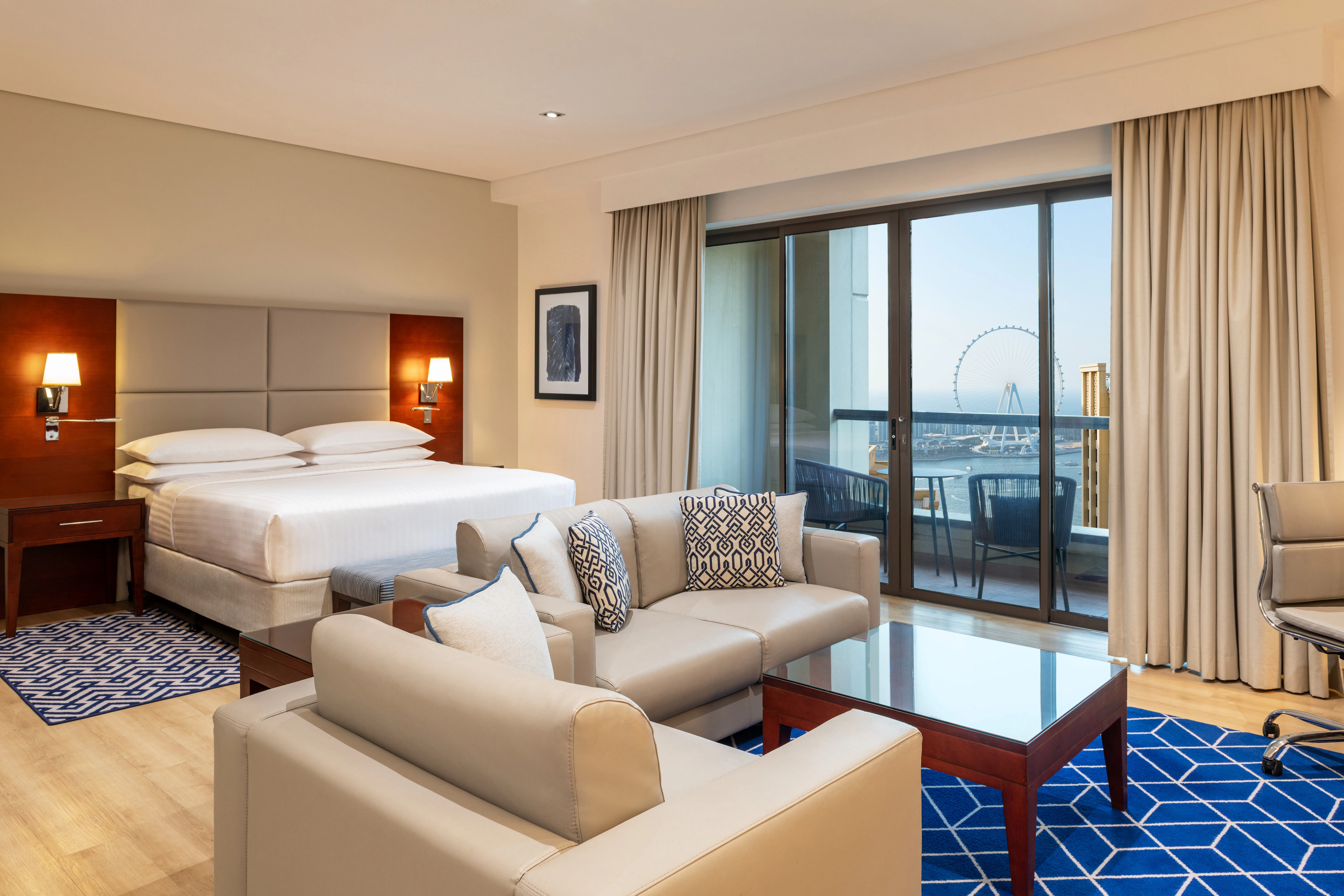 sheraton-the-walk-dubai-club-studio_13833