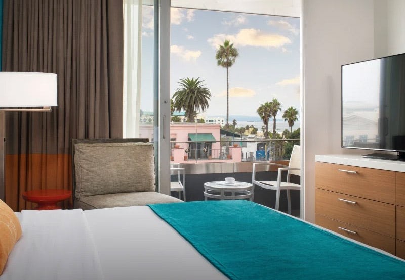 Partial Ocean View Superior King