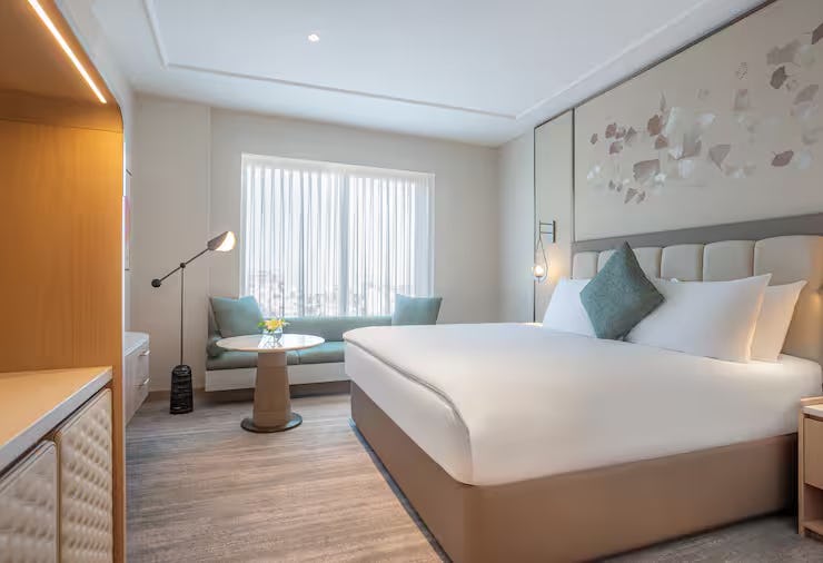 signia-by-hilton-amman-jordan-king-club-signia-room-with-city-view_9793