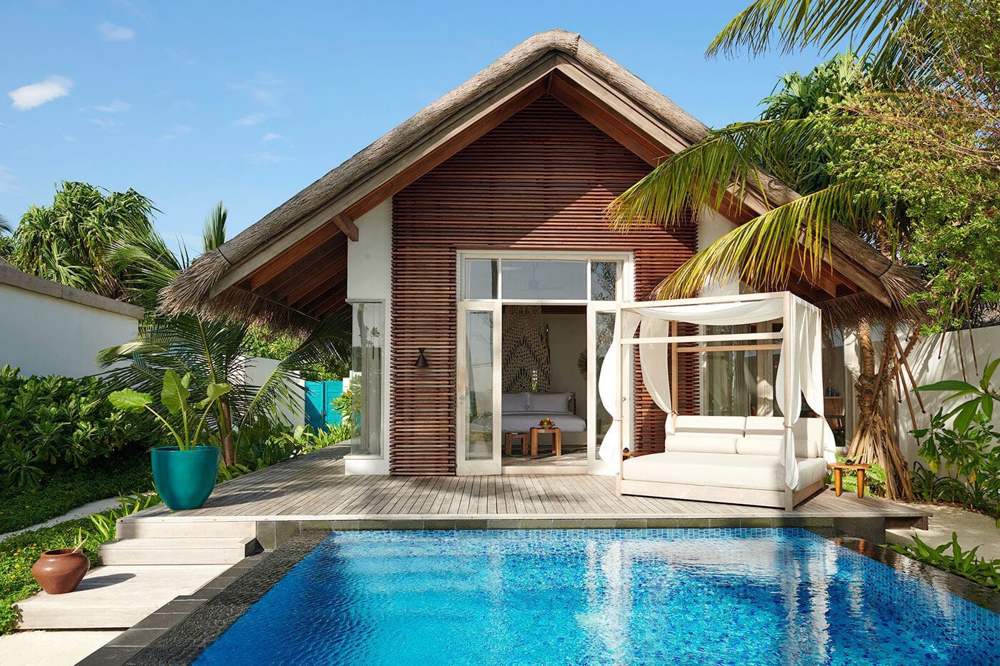 Sunrise Deluxe Beach Villa with Pool
