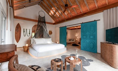 Sunset Deluxe Beach Villa with Pool