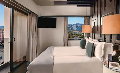 Two Bedroom Wilshire Suite (Sleeps 4)