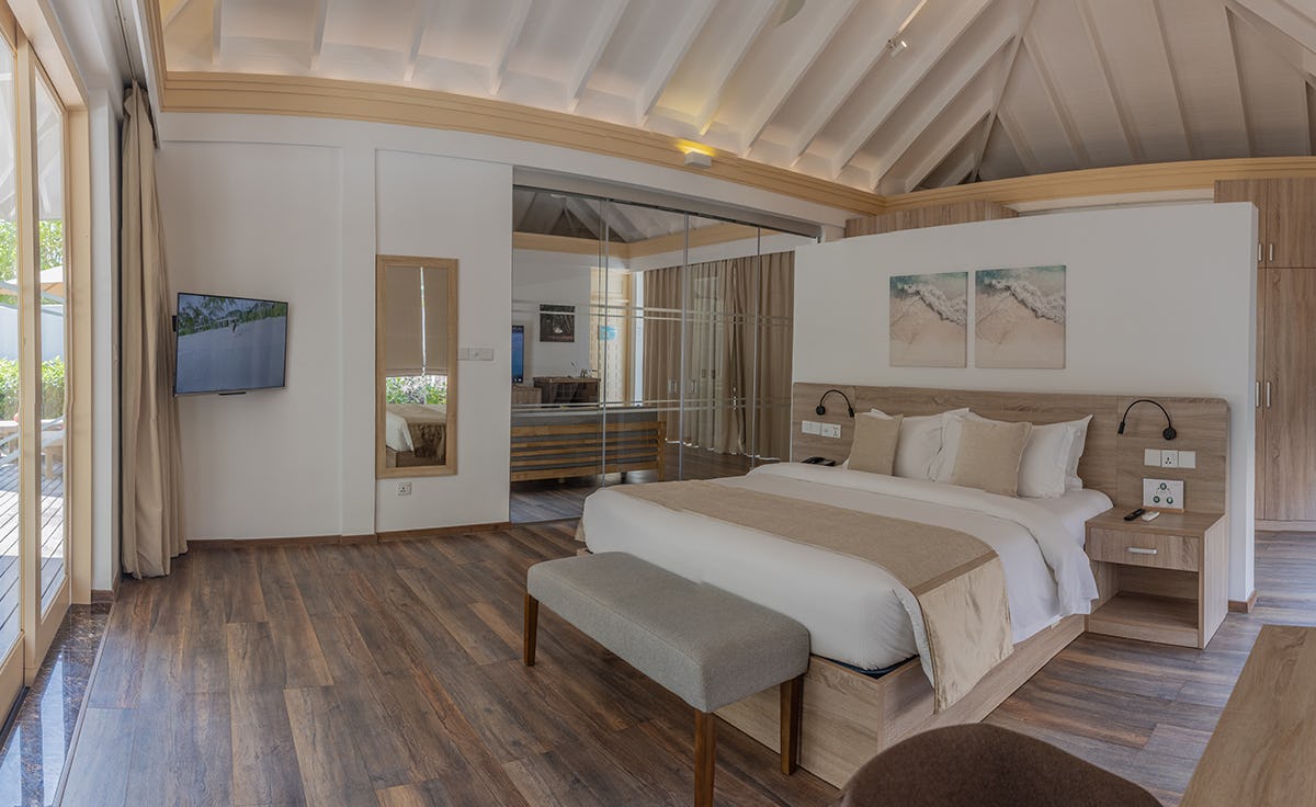 GRAND BEACH RESIDENCE WITH POOL