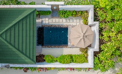 TWO STOREY POOL BEACH RESIDENCE