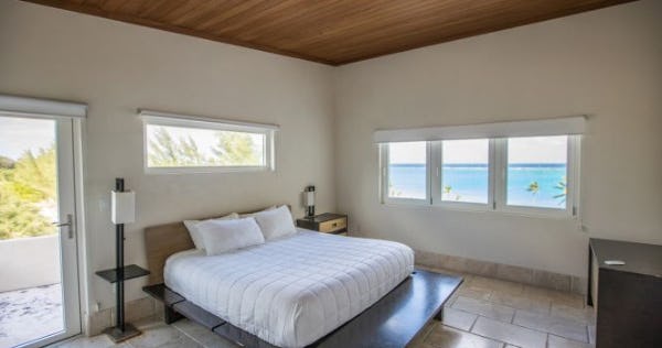 sky-beach-club-bahamas-luxury-luxury-4-bedroom-oceanview-villa-02_12029