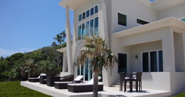 Luxury 4 Bedroom Oceanview Villa with Infinity pool