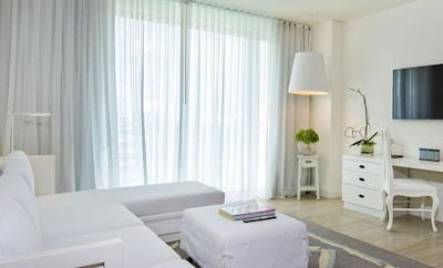 OCEAN VIEW SIGNATURE SUITE