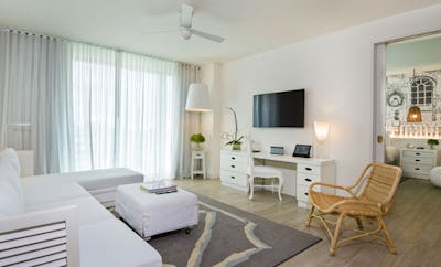 SUPERIOR TWO BEDROOM SUITE