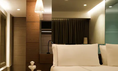 SLS Elite Specialty Suite