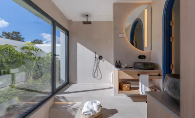 SO STUDIO, 1 King Bed, Relax Area, Terrace