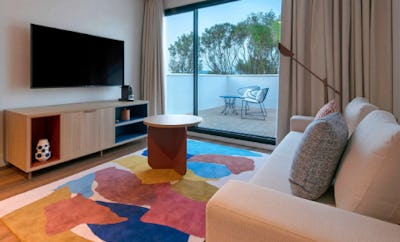 SO SUITE, 1 King Bed, Lounge, Terrace