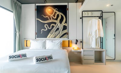 KING WITH POOL VIEW & BALCONY