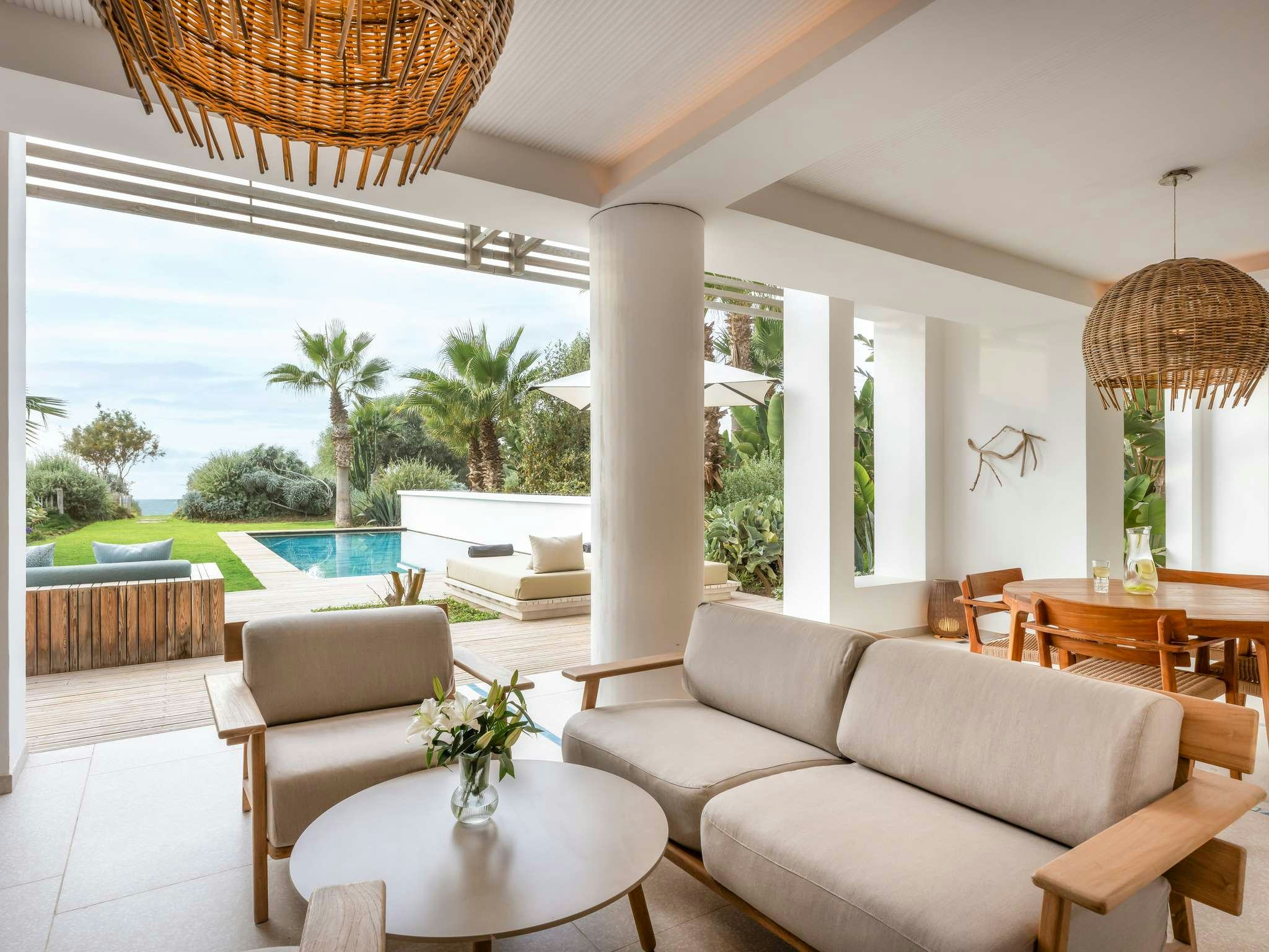 OPERA SUITE, 1 King Size Bed, private pool, garden view