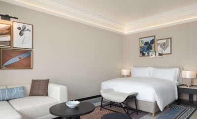 Classic Room, King Bed, Garden View