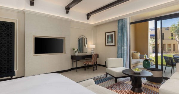 Luxury Room, King Bed, Garden View