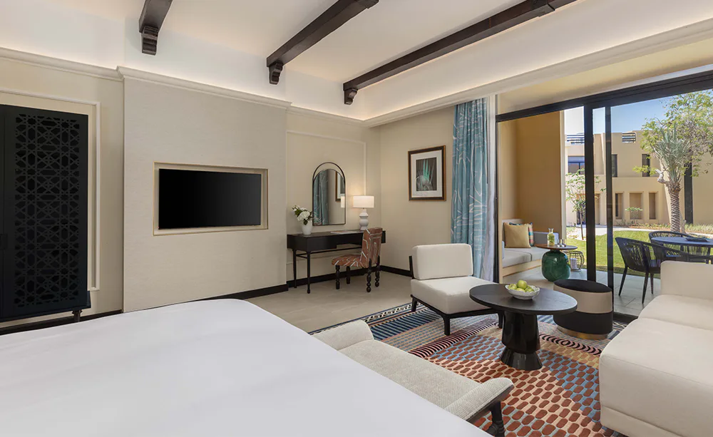 sofitel-al-hamrara-beach-resort-ras-al-khaimah-uae-signature-room-king-bed-garden-view_13046