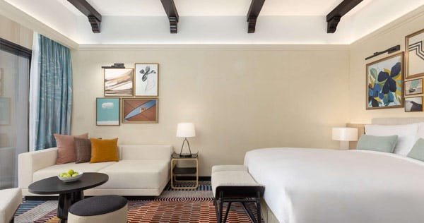 Superior Room, King Bed, Garden View