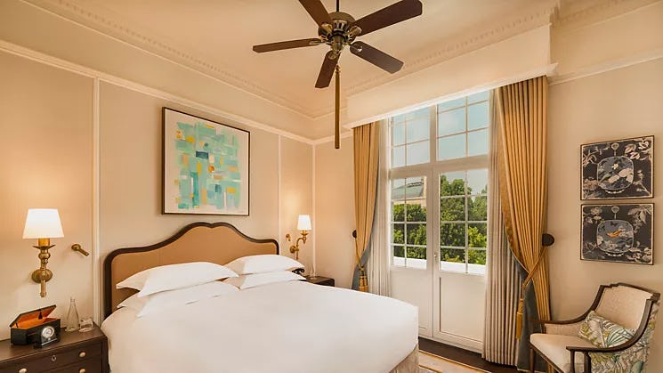 sofitel-legend-metropole-hanoi-vietnam-heritage-wing-metropole-suite-with-metropole-privileges-01_4911